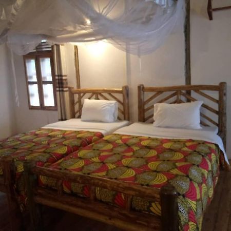 Tembo Safari Lodge Katunguru Esterno foto