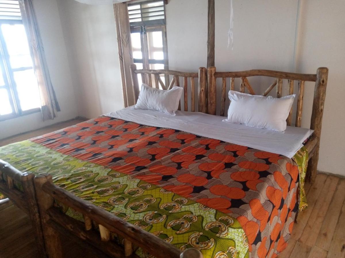 Tembo Safari Lodge Katunguru Esterno foto