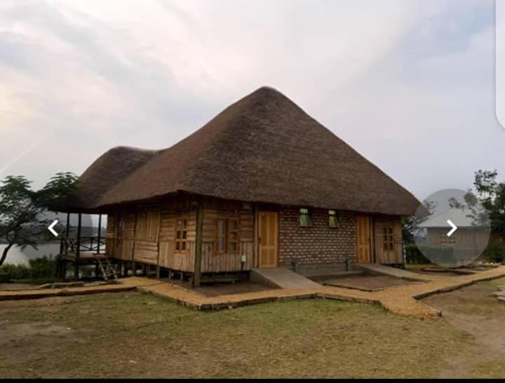 Tembo Safari Lodge Katunguru Esterno foto