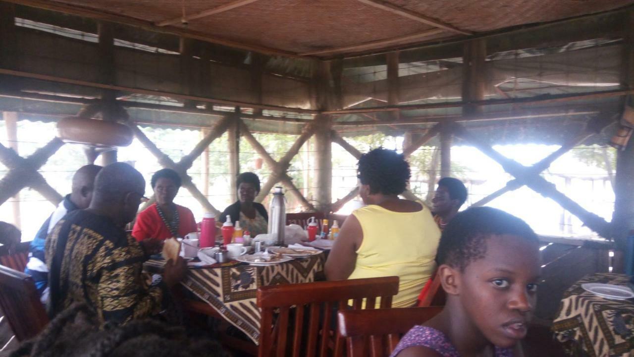 Tembo Safari Lodge Katunguru Esterno foto