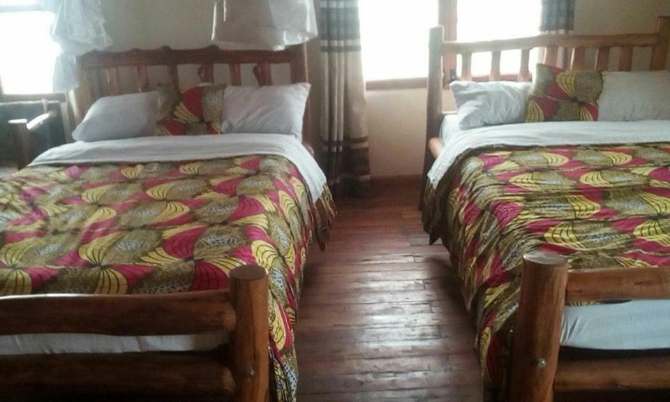 Tembo Safari Lodge Katunguru Esterno foto