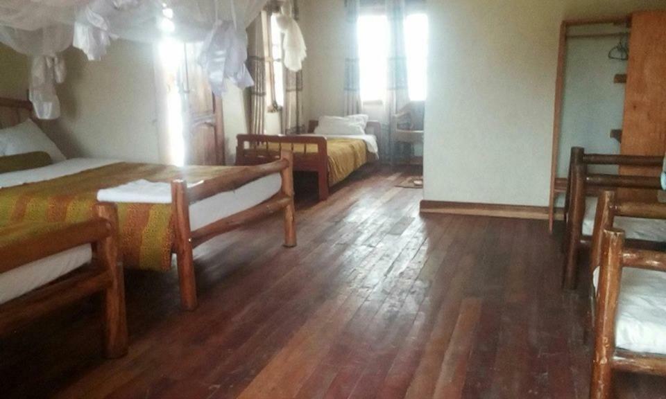 Tembo Safari Lodge Katunguru Esterno foto