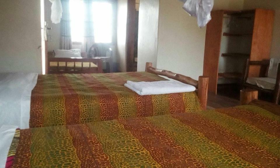 Tembo Safari Lodge Katunguru Esterno foto