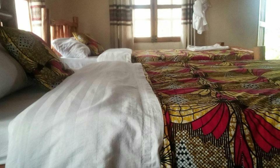 Tembo Safari Lodge Katunguru Esterno foto